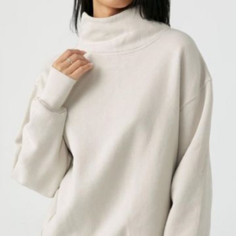 josh brown oversized turtle neck sweatshirt - cream - one size